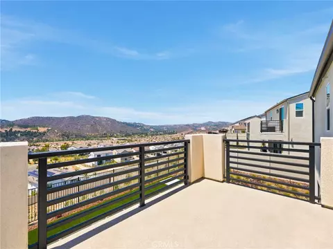 Exterior - 598 Meadowood, Fallbrook, CA 92028 photo 8 of 13