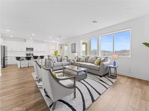 Living - 598 Meadowood, Fallbrook, CA 92028 photo 3 of 3