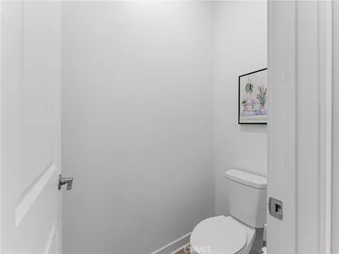 Bath - 598 Meadowood, Fallbrook, CA 92028 photo 4 of 6