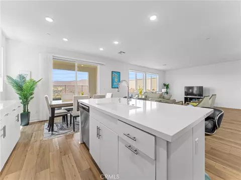 Kitchen - 598 Meadowood, Fallbrook, CA 92028 photo 3 of 4