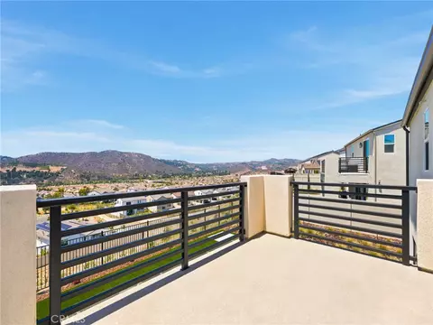 Exterior - 598 Meadowood, Fallbrook, CA 92028 photo 8 of 13