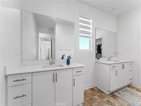 Bath - 598 Meadowood, Fallbrook, CA 92028 photo 3 of 6