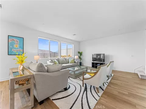 Living - 598 Meadowood, Fallbrook, CA 92028 photo 1 of 3