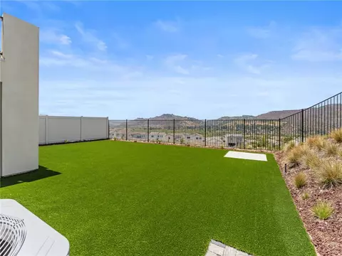 Exterior - 598 Meadowood, Fallbrook, CA 92028 photo 9 of 13