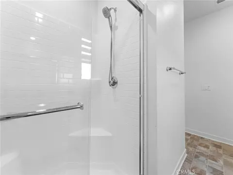 Bath - 598 Meadowood, Fallbrook, CA 92028 photo 5 of 6