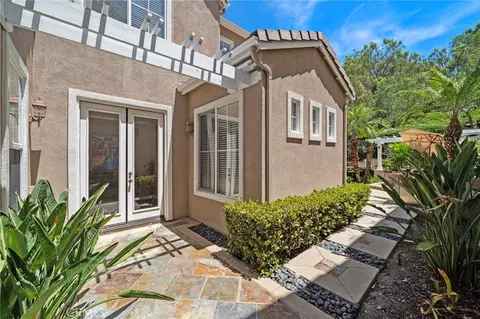 Exterior - 35 Kyle Ct, Ladera Ranch, CA 92694 photo 5 of 10