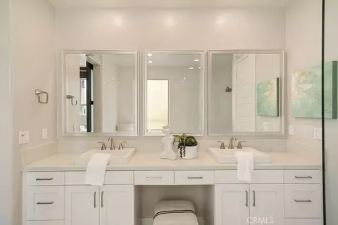 Bath - 128 Catalyst, Irvine, CA 92618 photo 5 of 6