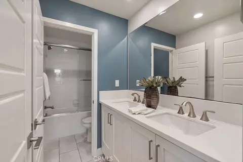 Bath - 128 Catalyst, Irvine, CA 92618 photo 2 of 6