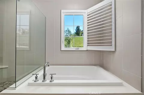 Bath - 100 Della, Irvine, CA 92602 photo 3 of 5