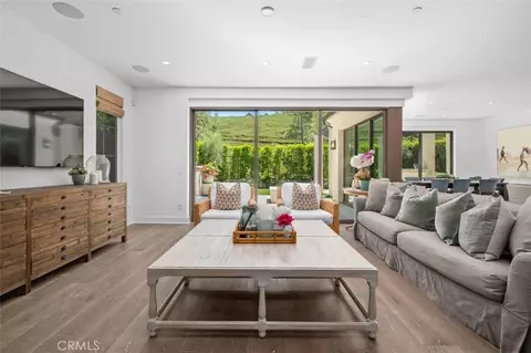 Living - 100 Della, Irvine, CA 92602 photo 5 of 6