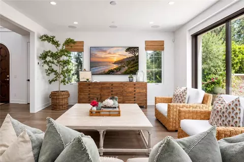 Living - 100 Della, Irvine, CA 92602 photo 2 of 6