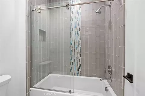 Bath - 100 Della, Irvine, CA 92602 photo 5 of 5