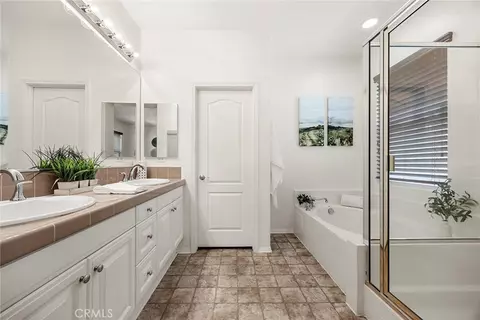 Bath - 21 Arlington St, Ladera Ranch, CA 92694 photo 2 of 3