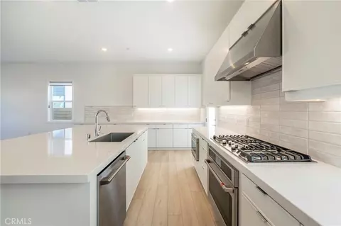Kitchen - 412 Flycatcher, Irvine, CA 92618 photo 5 of 5