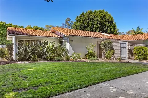 2365 Via Mariposa E #C, Laguna Woods, CA 92637