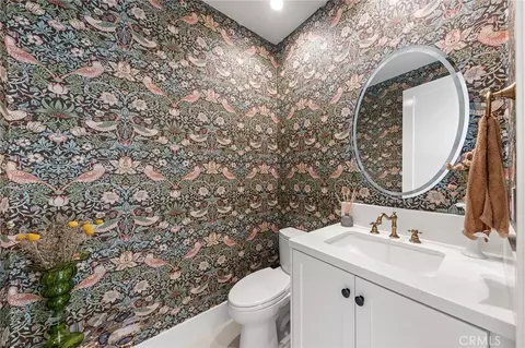 Bath - 115 Green Rdg, Irvine, CA 92602 photo 1 of 6