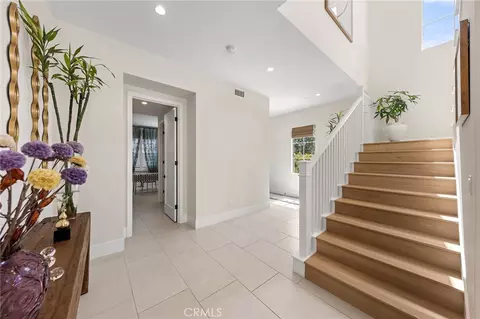 Entry Way - 115 Green Rdg, Irvine, CA 92602 photo 4 of 11
