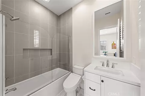 Bath - 115 Green Rdg, Irvine, CA 92602 photo 6 of 6