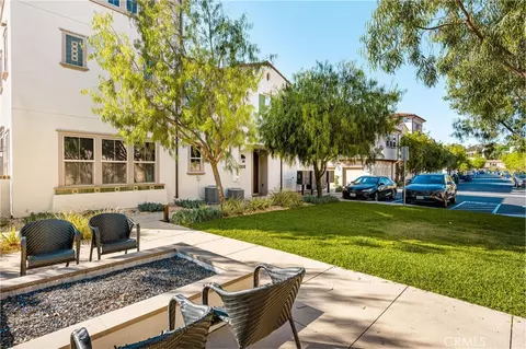 Exterior - 1414 El Paseo, Foothill Ranch, CA 92610 photo 4 of 11