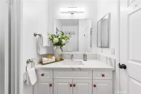 Bath - 97 Canopy, Irvine, CA 92603 photo 5 of 8