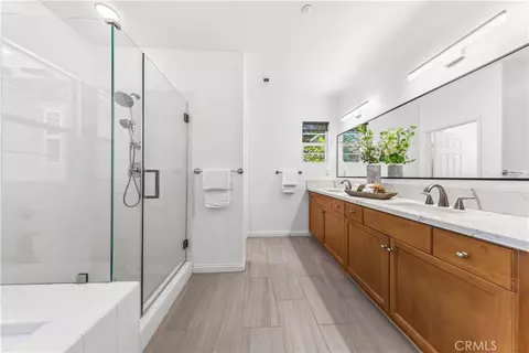 Bath - 97 Canopy, Irvine, CA 92603 photo 7 of 8