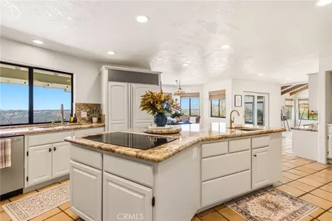 Kitchen - 2323 Wilt, Fallbrook, CA 92028 photo 4 of 6