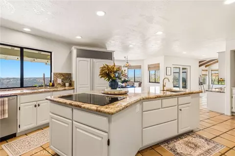 Kitchen - 2323 Wilt, Fallbrook, CA 92028 photo 4 of 6
