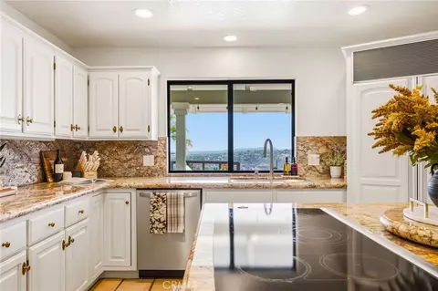 Kitchen - 2323 Wilt, Fallbrook, CA 92028 photo 6 of 6