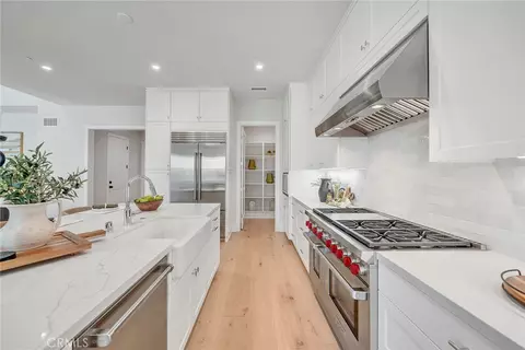 Kitchen - 207 Pinnacle, Irvine, CA 92602 photo 5 of 6