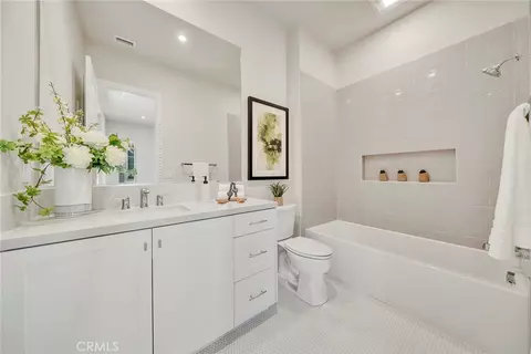 Bath - 207 Pinnacle, Irvine, CA 92602 photo 6 of 6