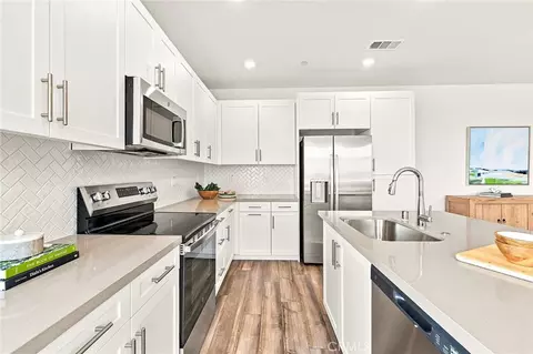Kitchen - 3306 S Ruby Paseo, Ontario, CA 91761 photo 4 of 4