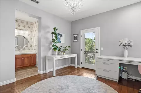 Entry Way - 5950 Waterfront Pl, Long Beach, CA 90803 photo 3 of 5