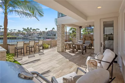 Exterior - 5950 Waterfront Pl, Long Beach, CA 90803 photo 4 of 7