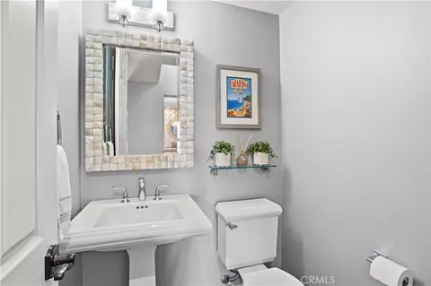 Bath - 5950 Waterfront Pl, Long Beach, CA 90803 photo 1 of 7