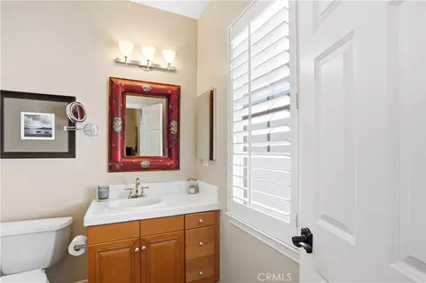 Bath - 5950 Waterfront Pl, Long Beach, CA 90803 photo 3 of 7