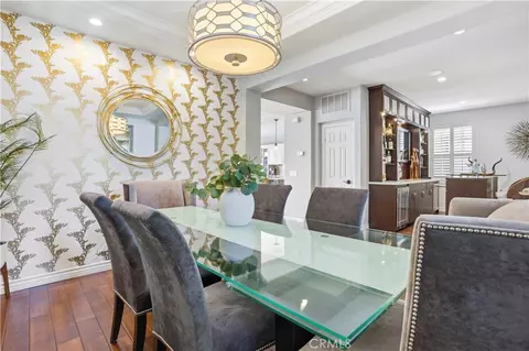 Dining - 5950 Waterfront Pl, Long Beach, CA 90803 photo 4 of 4