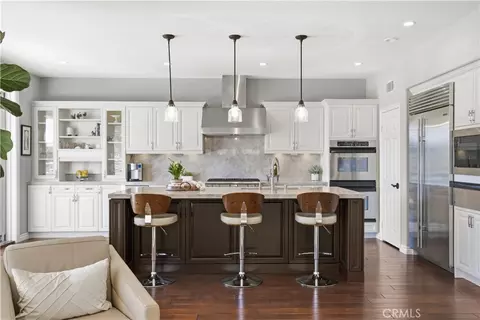 Kitchen - 5950 Waterfront Pl, Long Beach, CA 90803 photo 3 of 4