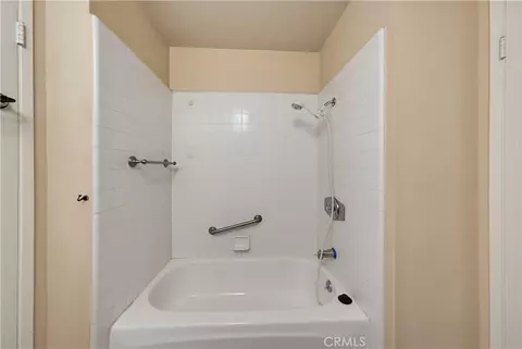 Bath - 1215 E Mardell, Orange, CA 92866 photo 3 of 5