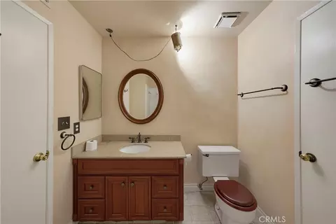 Bath - 1215 E Mardell, Orange, CA 92866 photo 2 of 5