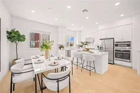 Dining - 271 Lynx, Irvine, CA 92618 photo 3 of 3