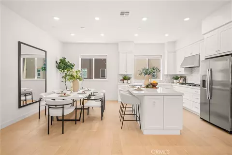 Dining - 271 Lynx, Irvine, CA 92618 photo 1 of 3