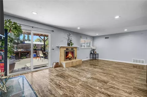 Living - 4063 Gertrude, Simi Valley, CA 93063 photo 2 of 4