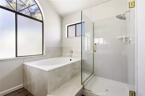 Bath - 470 Mountain Laurel Ct, Mountain View, CA 94043 photo 2 of 3