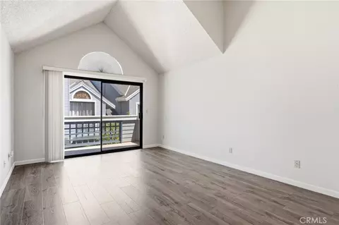Living - 470 Mountain Laurel Ct, Mountain View, CA 94043 photo 6 of 6