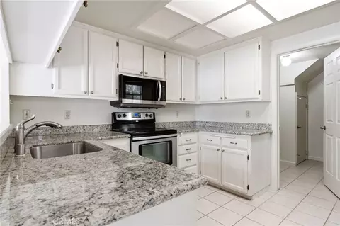 Kitchen - 470 Mountain Laurel Ct, Mountain View, CA 94043 photo 1 of 2
