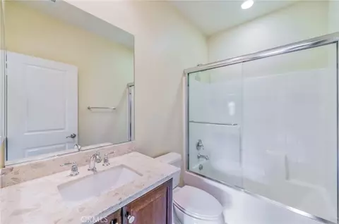 Bath - 219 Wicker, Irvine, CA 92618 photo 3 of 5