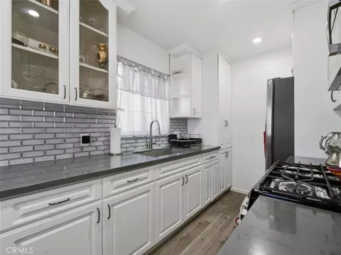 Kitchen - 308 E Maple #5, Glendale, CA 91205 photo 2 of 3