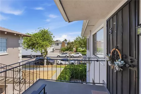 Exterior - 308 E Maple #5, Glendale, CA 91205 photo 4 of 6