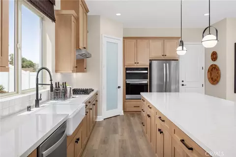 Kitchen - 1431 Moore St, Redlands, CA 92374 photo 2 of 2