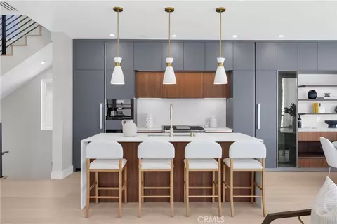 321 Larkspur Ave #1/2, Corona Del Mar, CA 92625